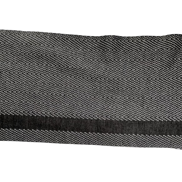 Michael Kors Women’s Chevron Scarf, Reversible Shawl Wrap,  Logo Label Inprint - Picture 10 of 16